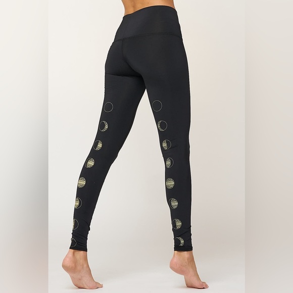 Teeki Moon Dance Hot Pants leggings size small - Picture 2 of 6